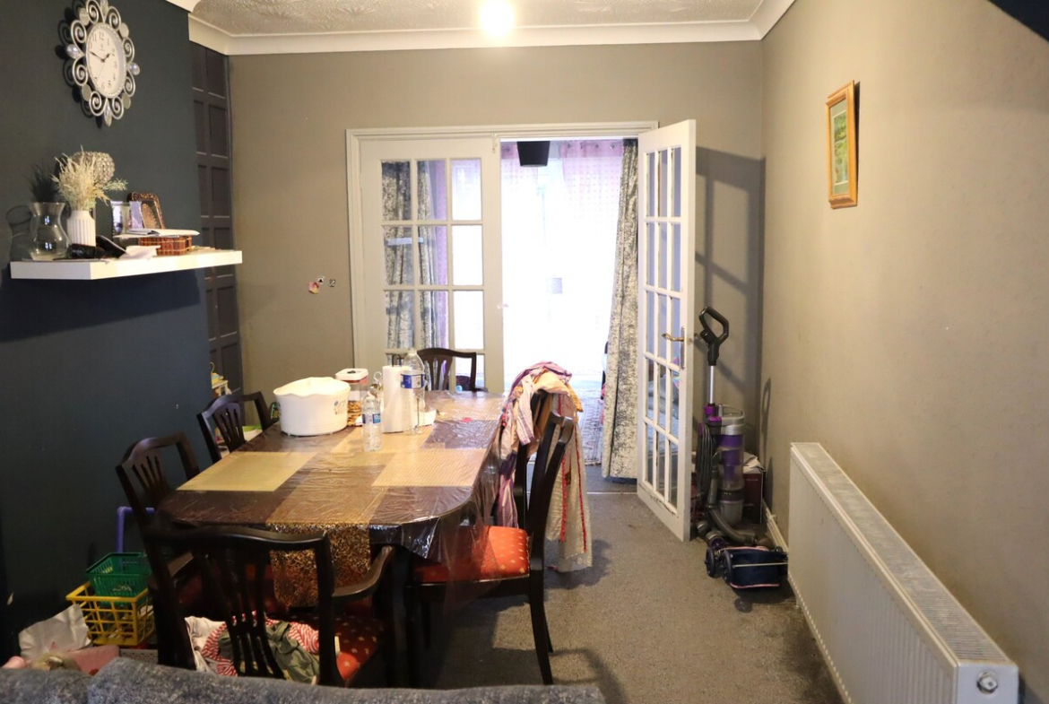 5 Lymington Road, Leicester LE5 1LT