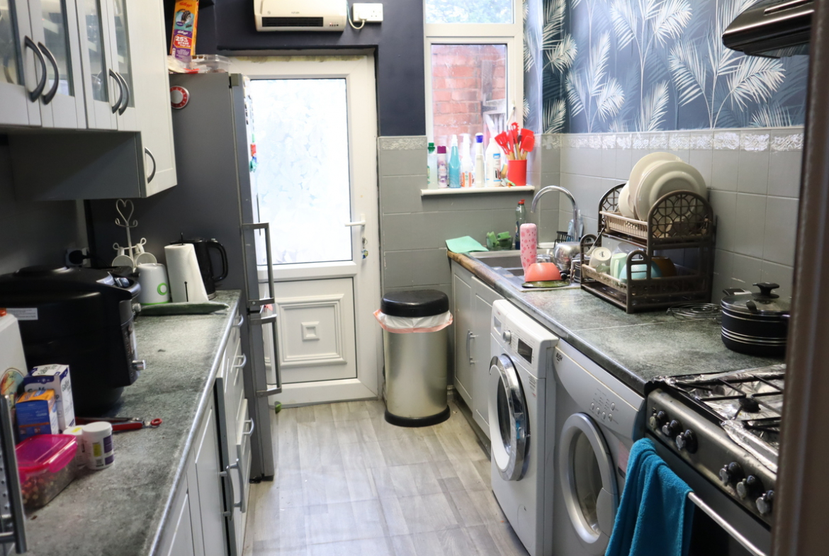 5 Lymington Road, Leicester LE5 1LT