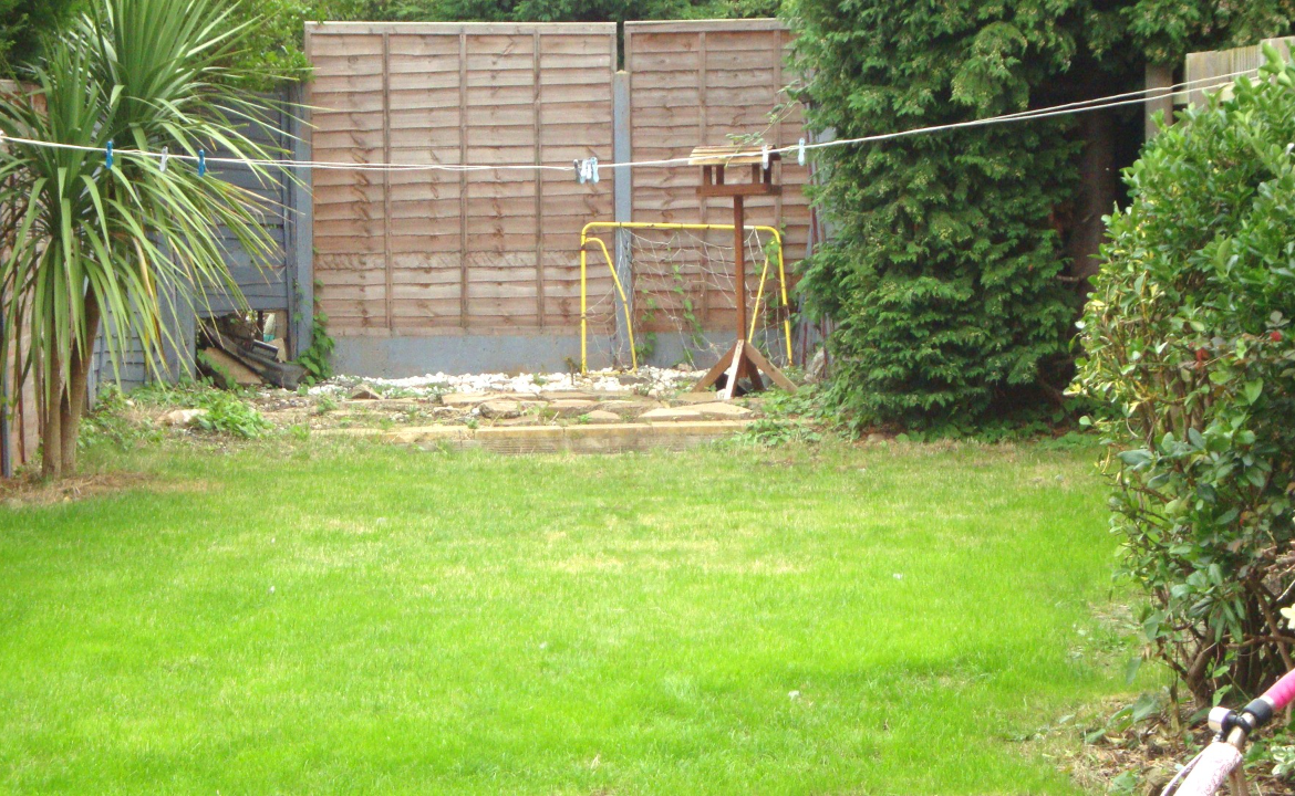 5 Lymington Road, Leicester LE5 1LT