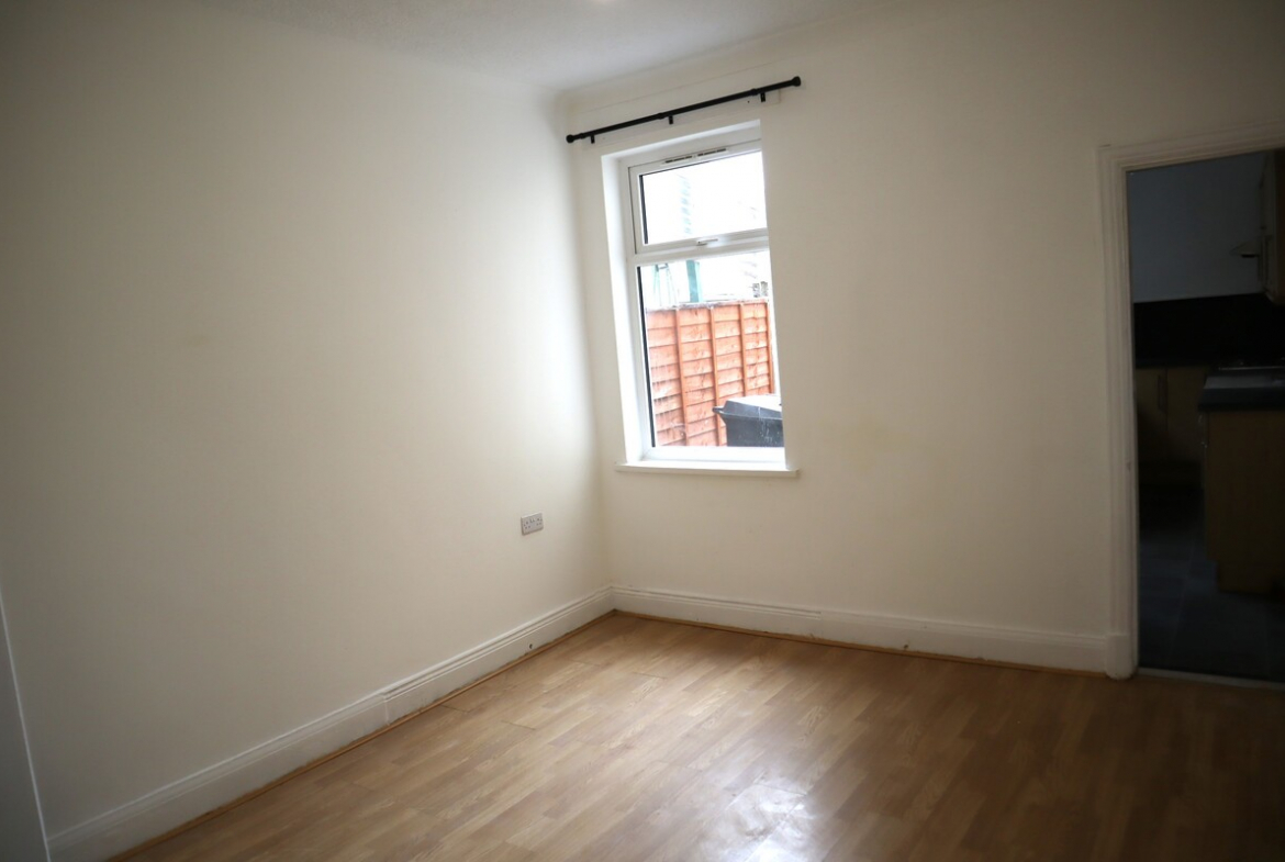 59, Bramall Road, Leicester LE5 0PF