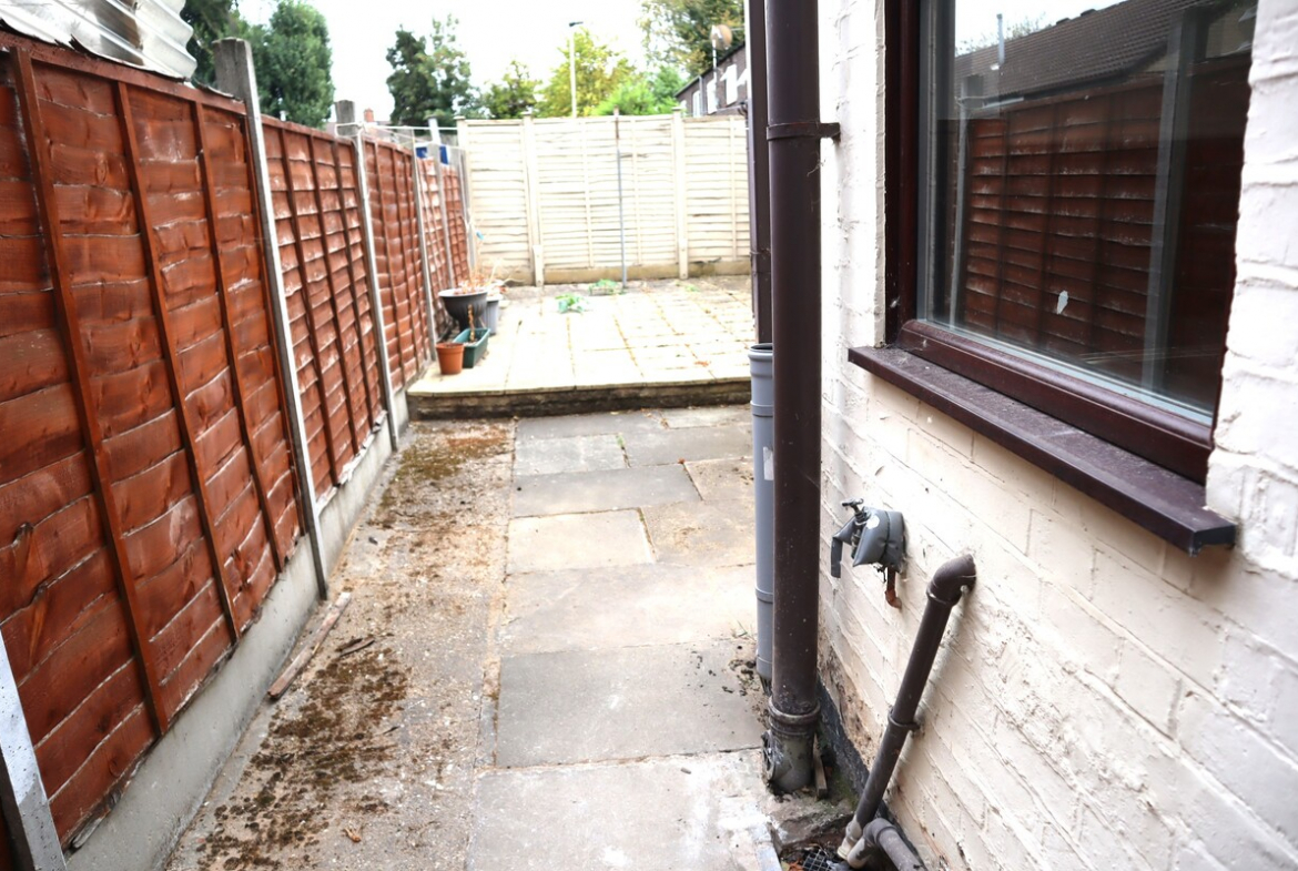 59, Bramall Road, Leicester LE5 0PF