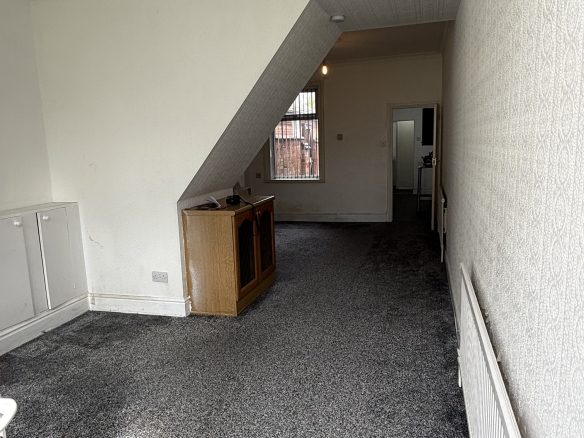 327 Tudor RdLeicester LE3 5JJ
