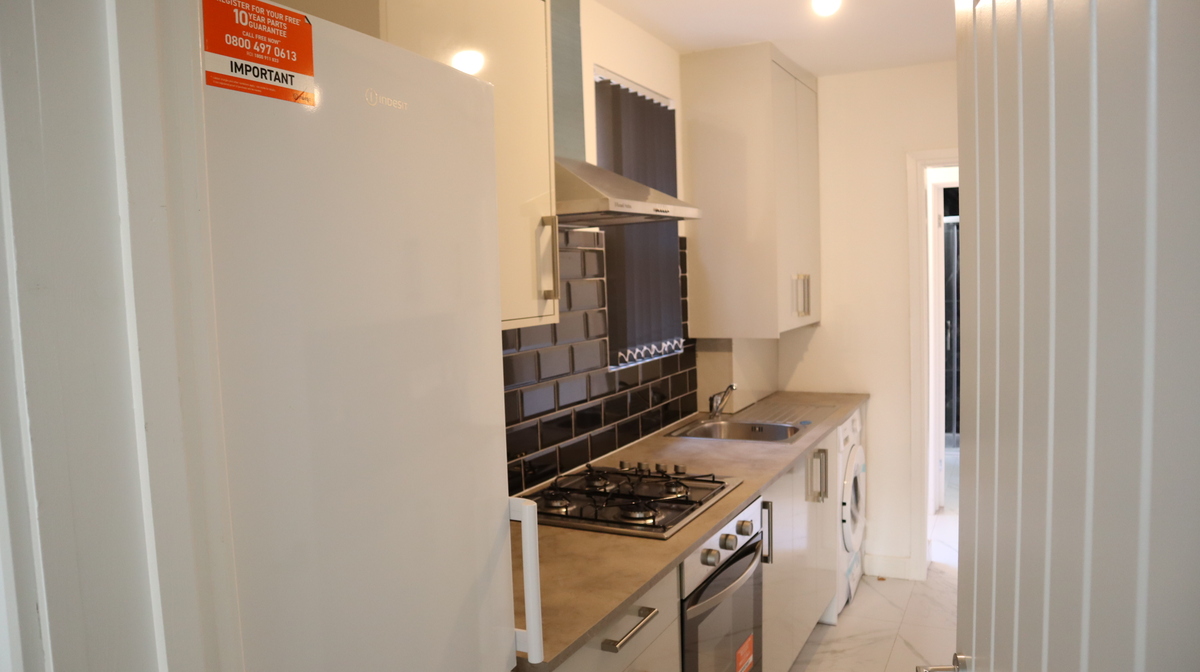 6 BARKER STREET, LEICESTER, LE5 3LF