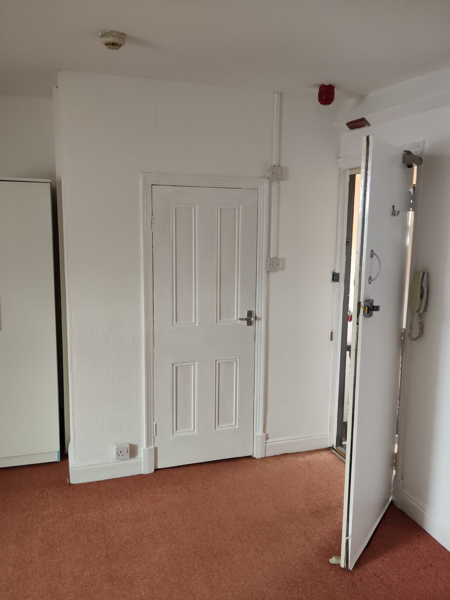 WhatsApp Image 2026-09-22 at 13.55.11 (2) 181 UPPINGHAM ROAD, LE5 4BP