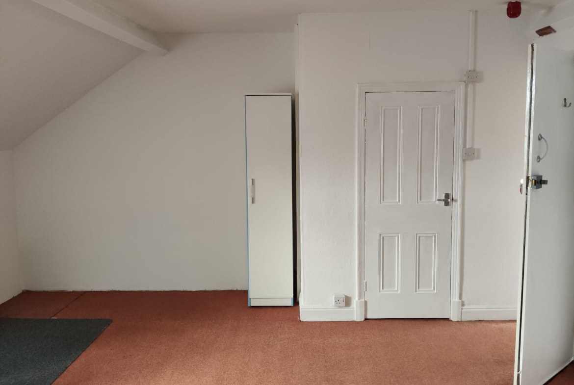181 UPPINGHAM ROAD, LE5 4BP