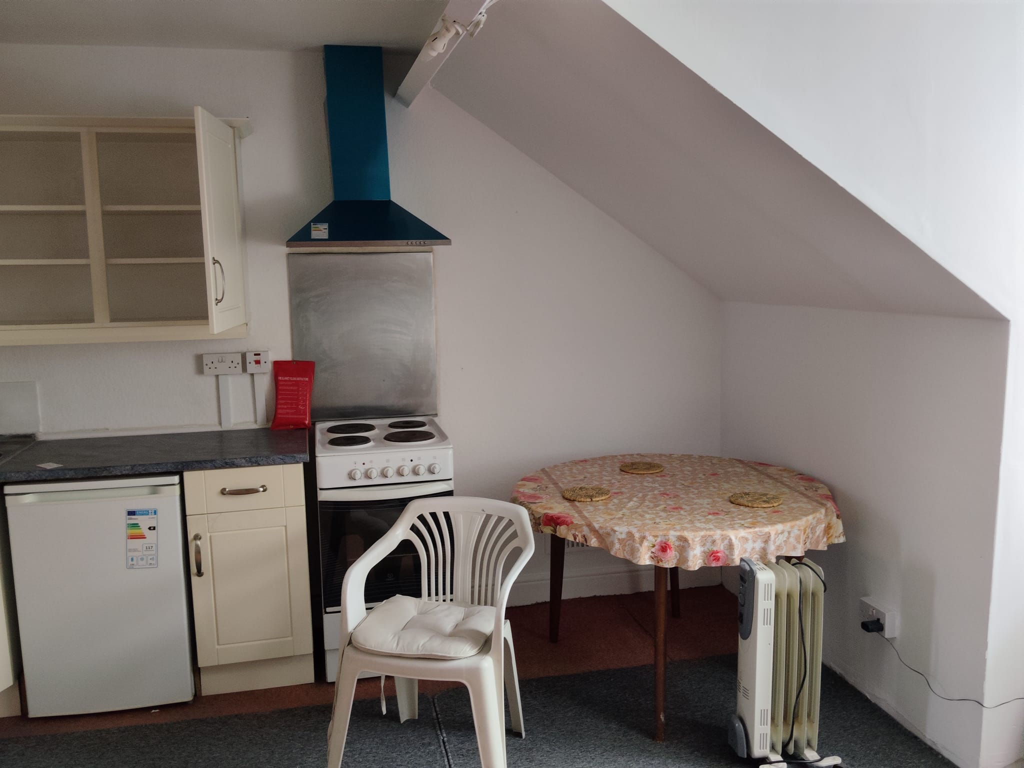 WhatsApp Image 2026-09-22 at 13.55.11 (7) 181 UPPINGHAM ROAD, LE5 4BP