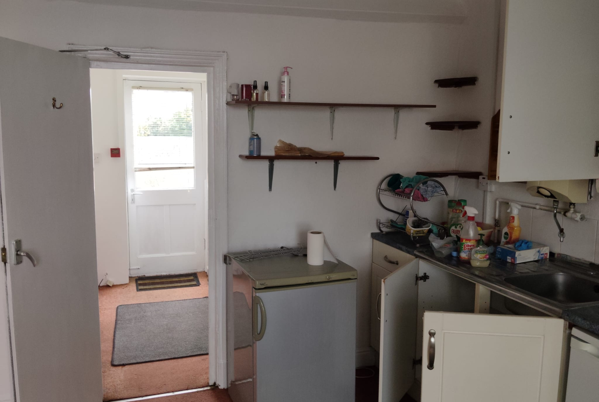 181 UPPINGHAM ROAD, LE5 4BP