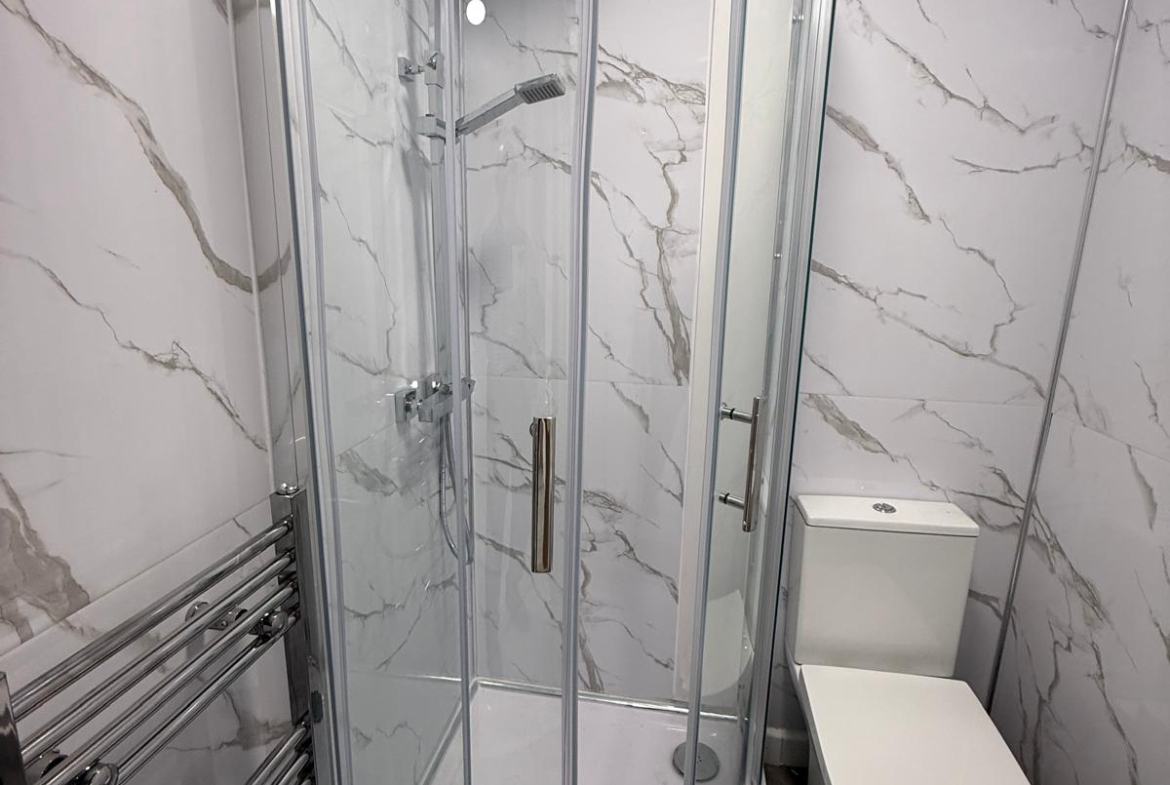 122A EAST PARK ROAD, LEICESTER, LE5 4QB