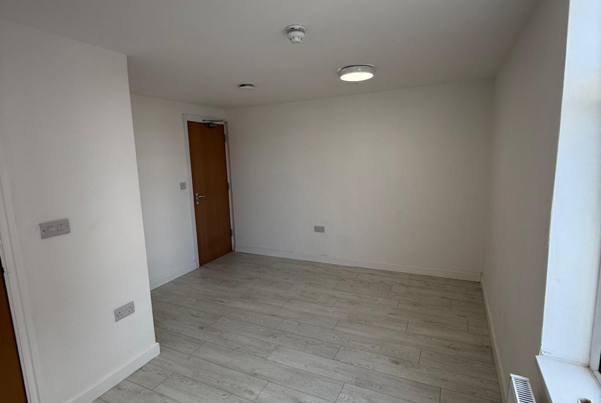 122A EAST PARK ROAD, LE5 4QB