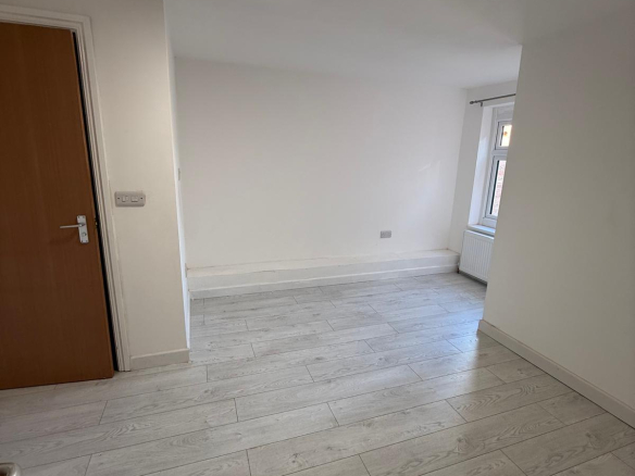 122A EAST PARK ROAD, LE5 4QB