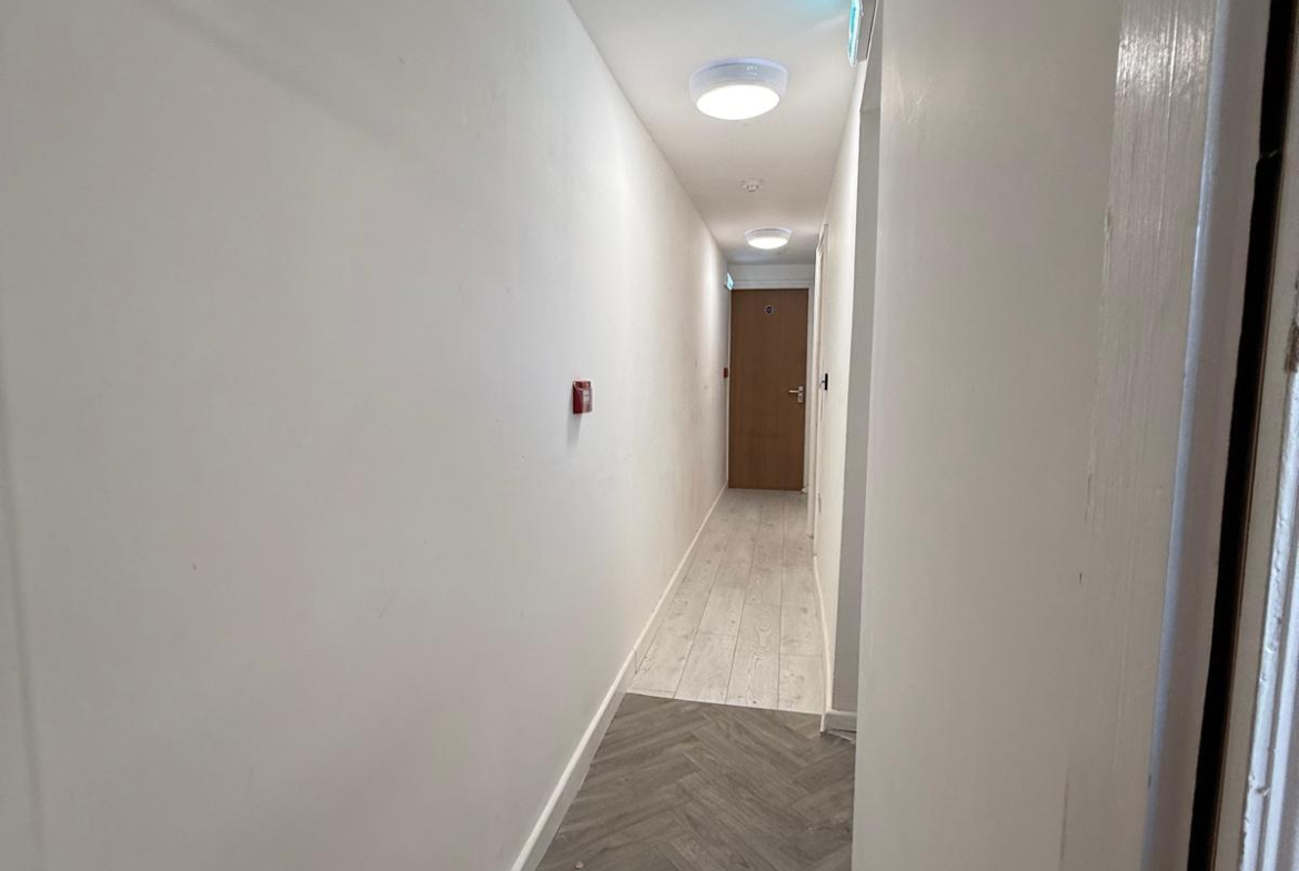 122A EAST PARK ROAD, LE5 4QB