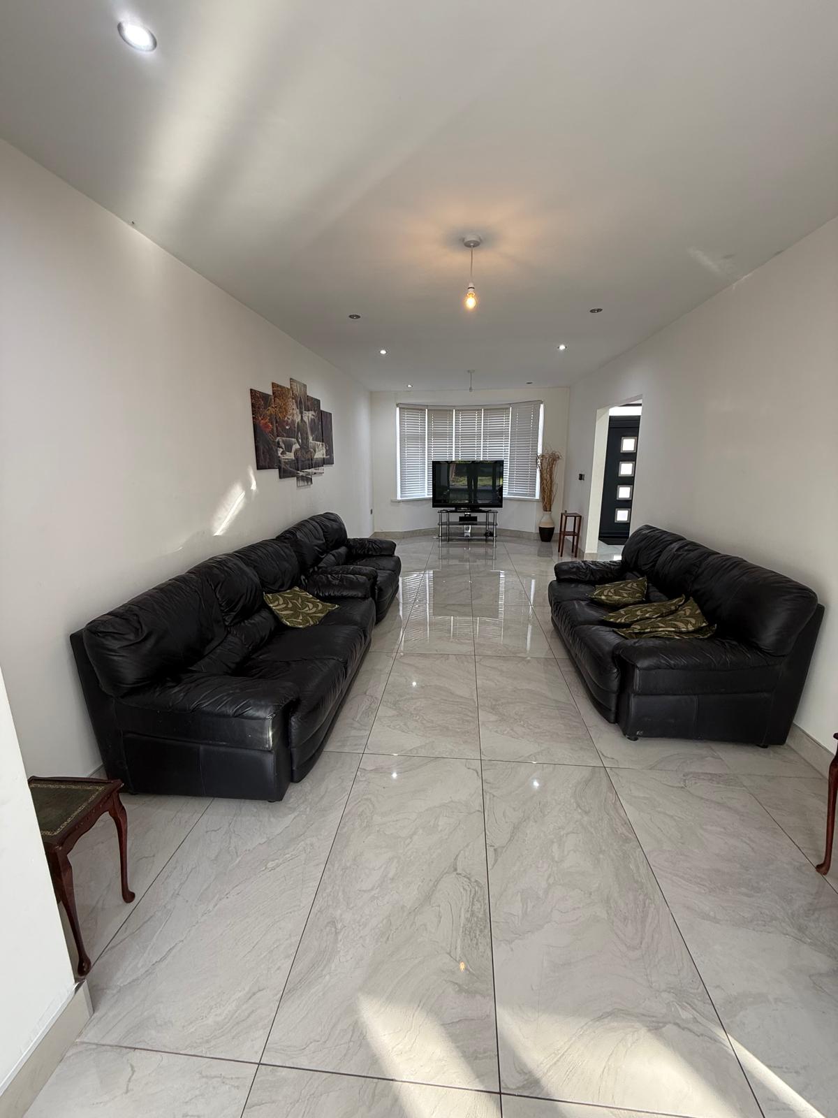 WhatsApp Image 2026-10-02 at 13.15.23 (5) 123 CARDINALS WALK, LEICESTER ,LE5 1LN