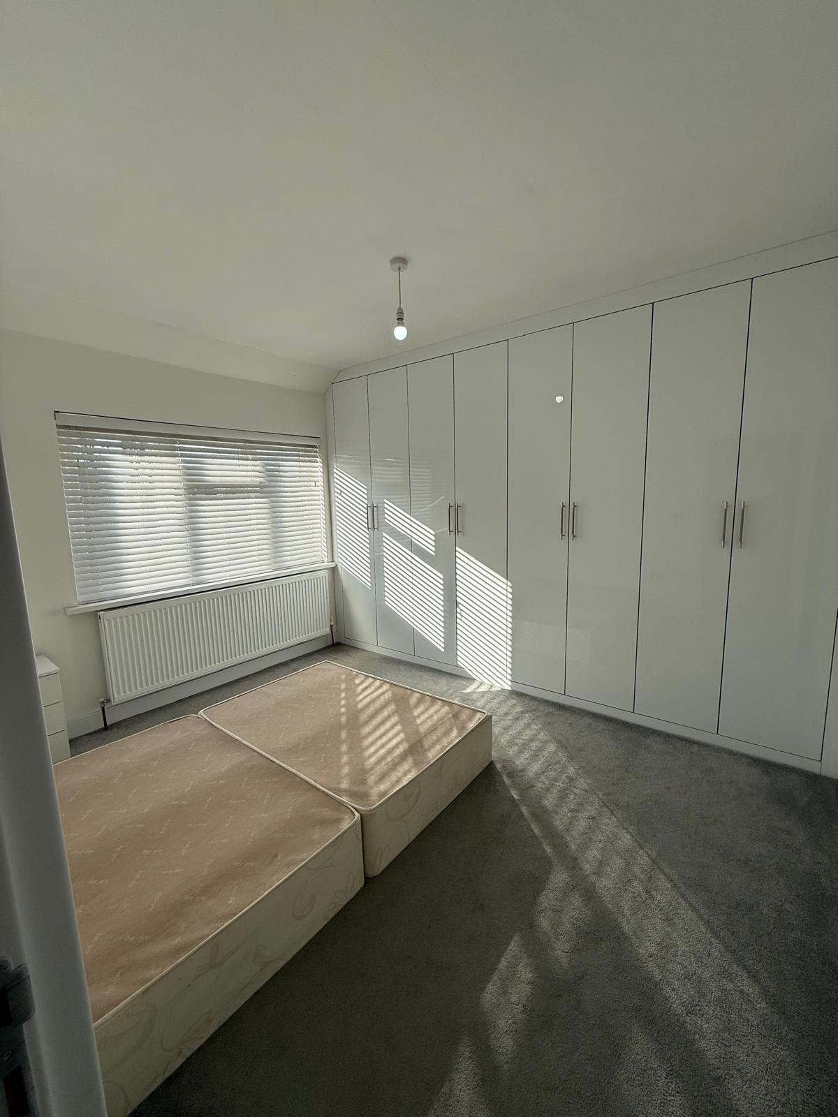 WhatsApp Image 2026-10-02 at 13.15.24 (5) 123 CARDINALS WALK, LEICESTER ,LE5 1LN