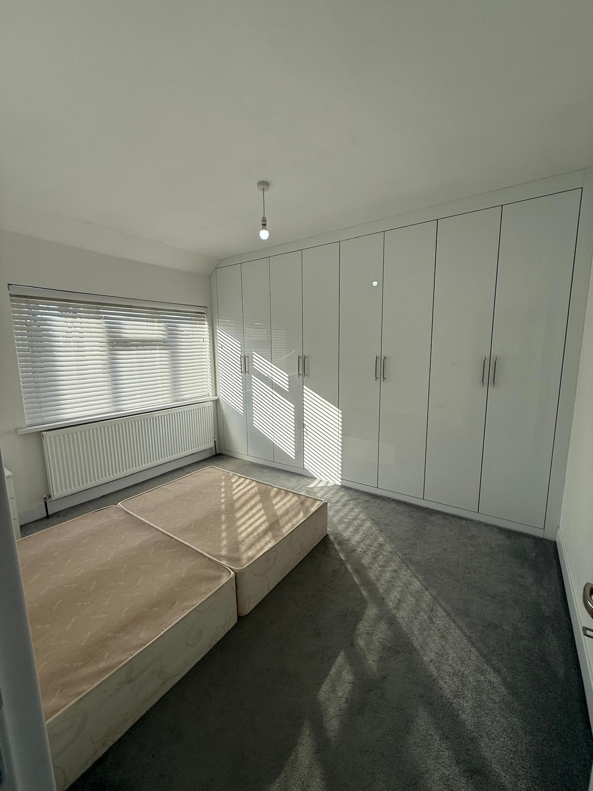WhatsApp Image 2026-10-02 at 13.15.24 (6) 123 CARDINALS WALK, LEICESTER ,LE5 1LN