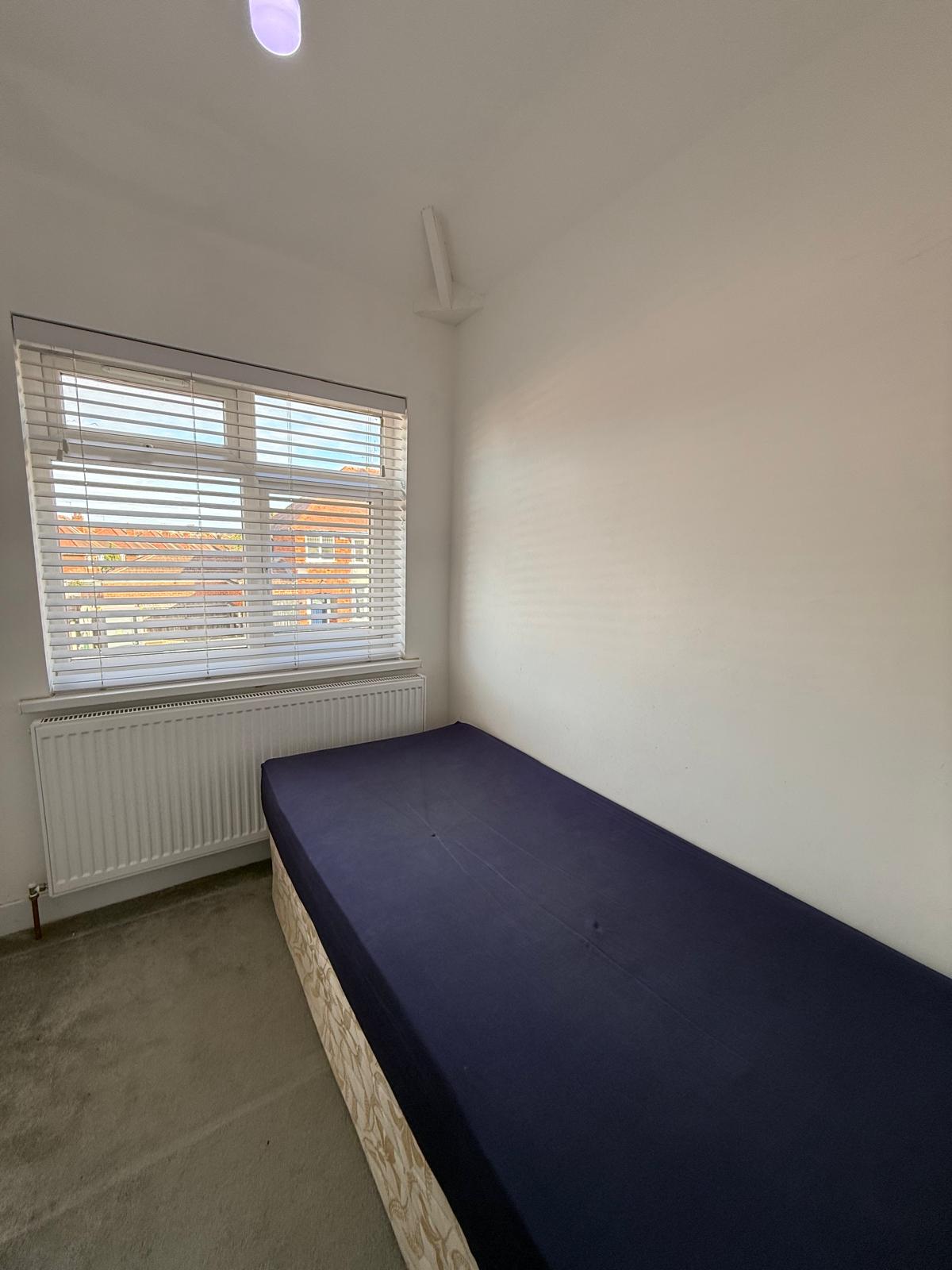 WhatsApp Image 2026-10-02 at 13.15.24 (9) 123 CARDINALS WALK, LEICESTER ,LE5 1LN