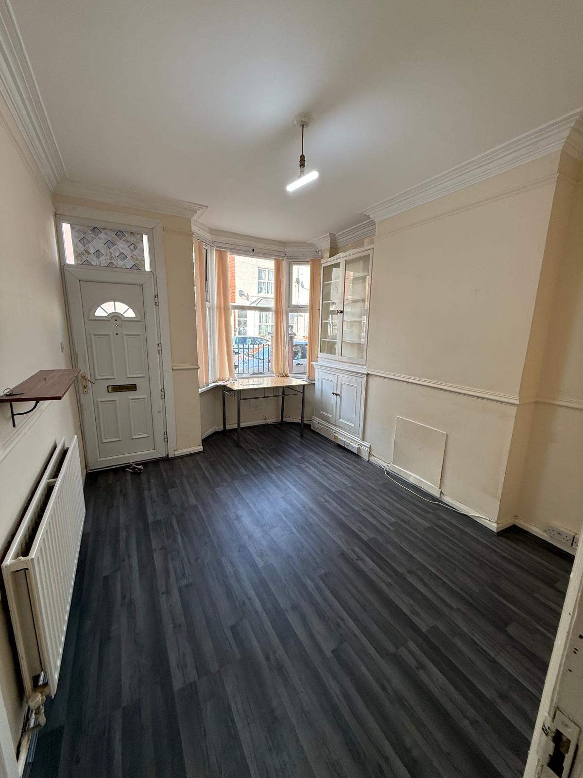 13 STROUD ROAD,LEICESTER, LE5 3NX