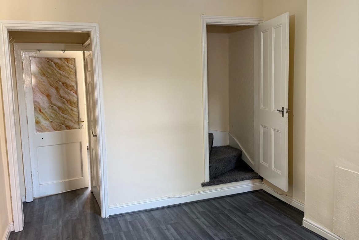 13 STROUD ROAD,LEICESTER, LE5 3NX