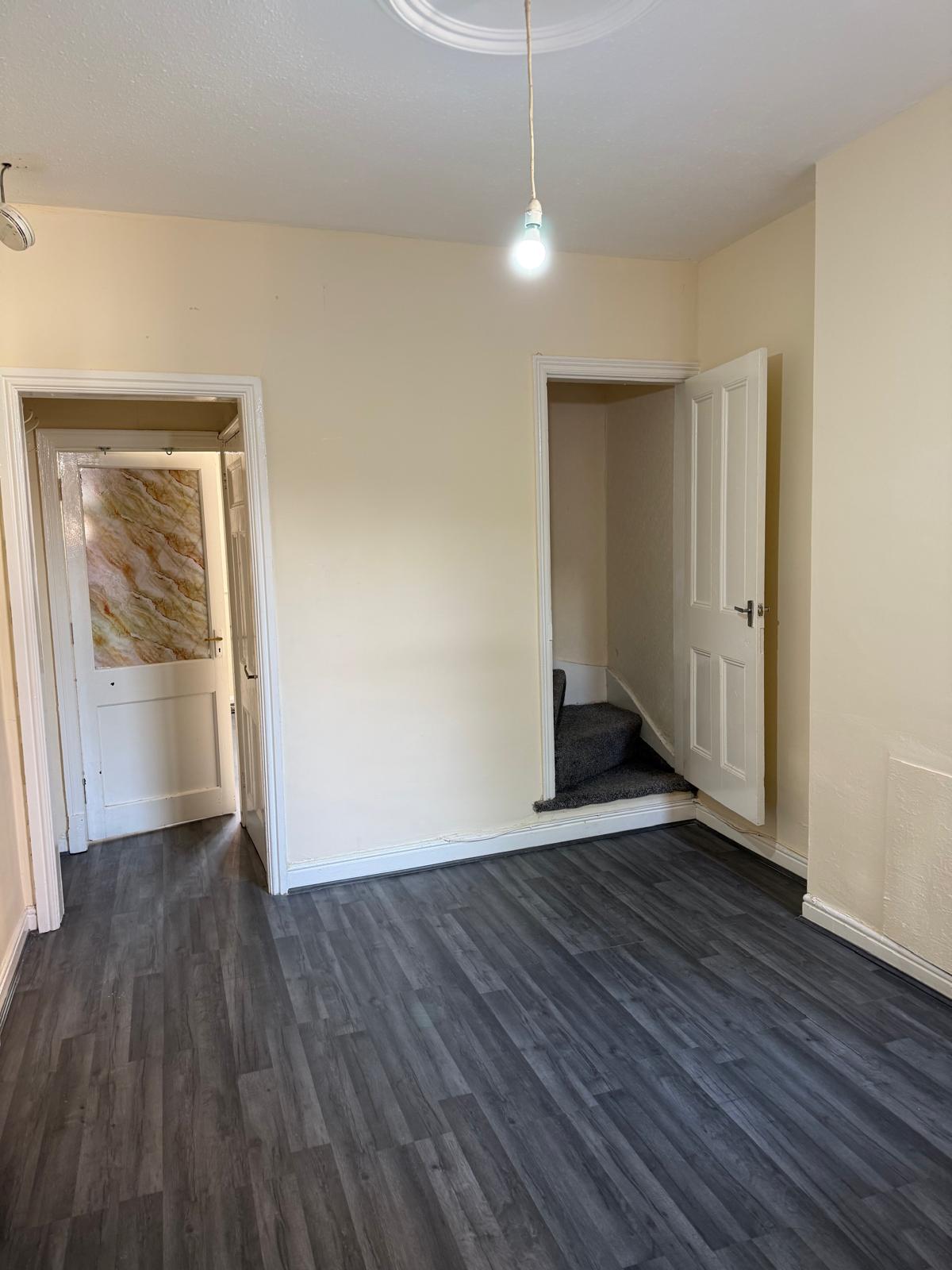 13 STROUD ROAD,LEICESTER, LE5 3NX