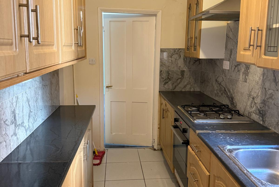 13 STROUD ROAD,LEICESTER, LE5 3NX