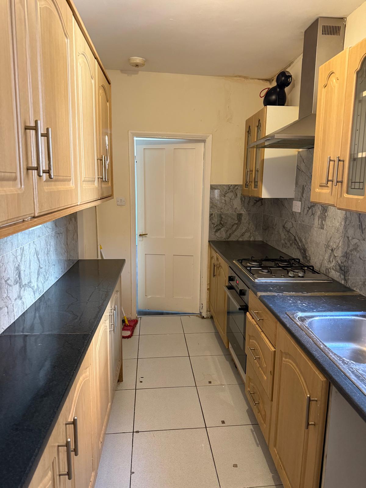 13 STROUD ROAD,LEICESTER, LE5 3NX