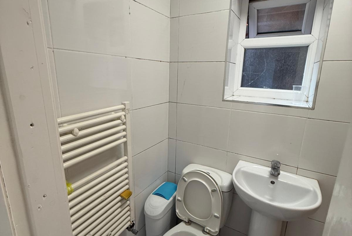 13 STROUD ROAD,LEICESTER, LE5 3NX