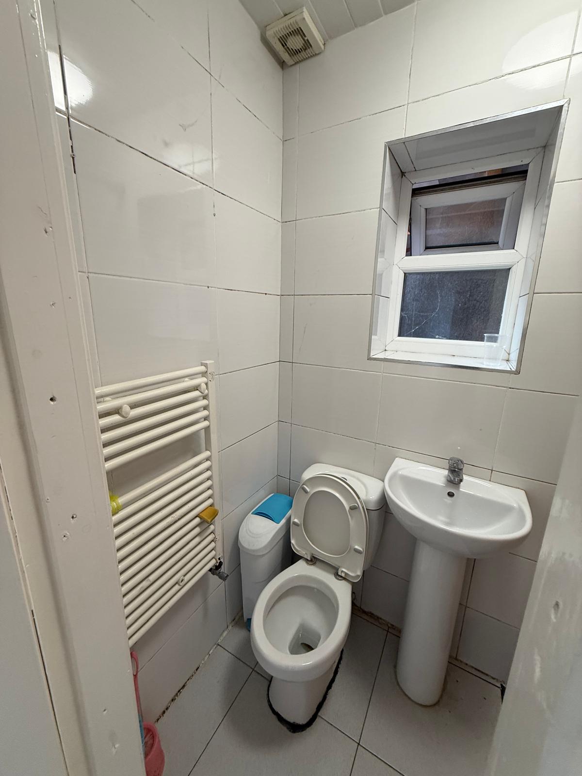 13 STROUD ROAD,LEICESTER, LE5 3NX