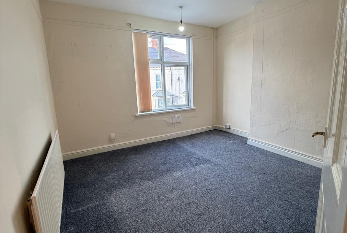 13 STROUD ROAD,LEICESTER, LE5 3NX