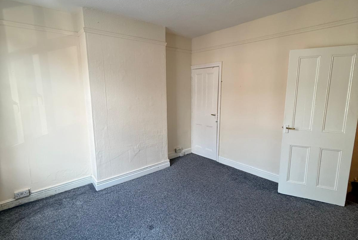13 STROUD ROAD,LEICESTER, LE5 3NX