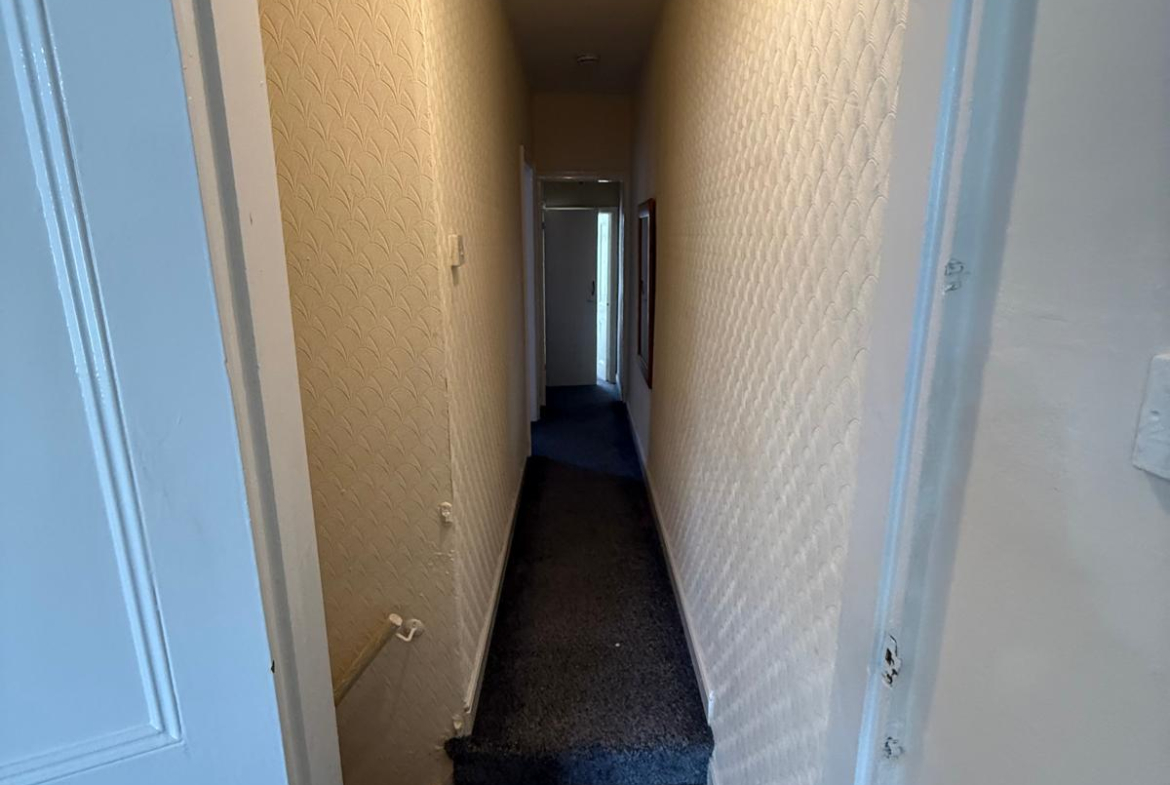 13 STROUD ROAD,LEICESTER, LE5 3NX