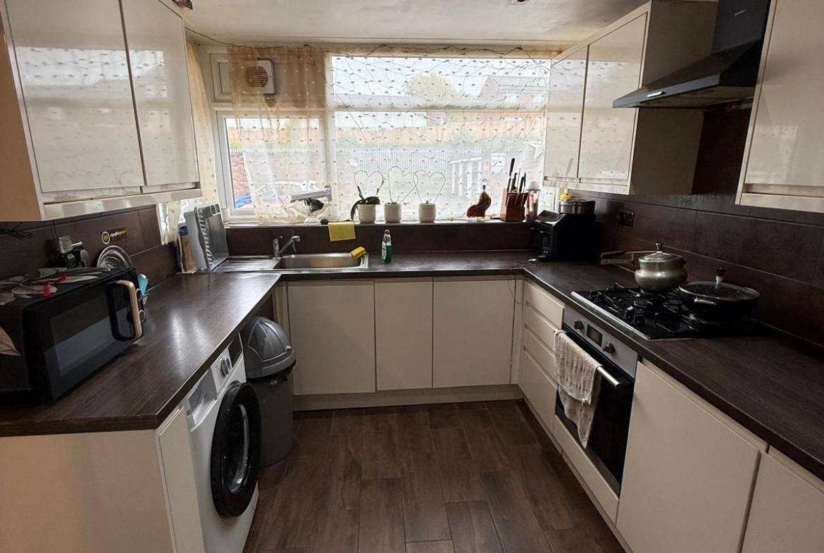 28 FALMOUTH ROAD, LEICESTER, LE5 4WH