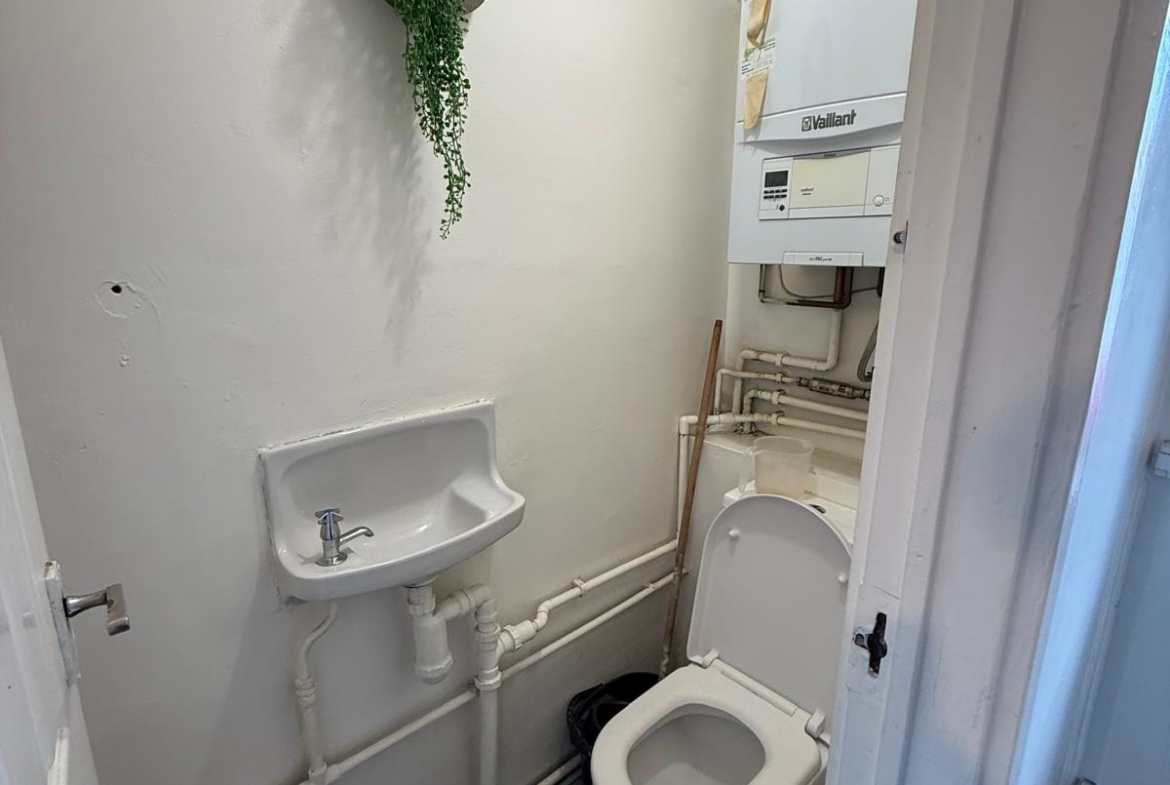 28 FALMOUTH ROAD, LEICESTER, LE5 4WH