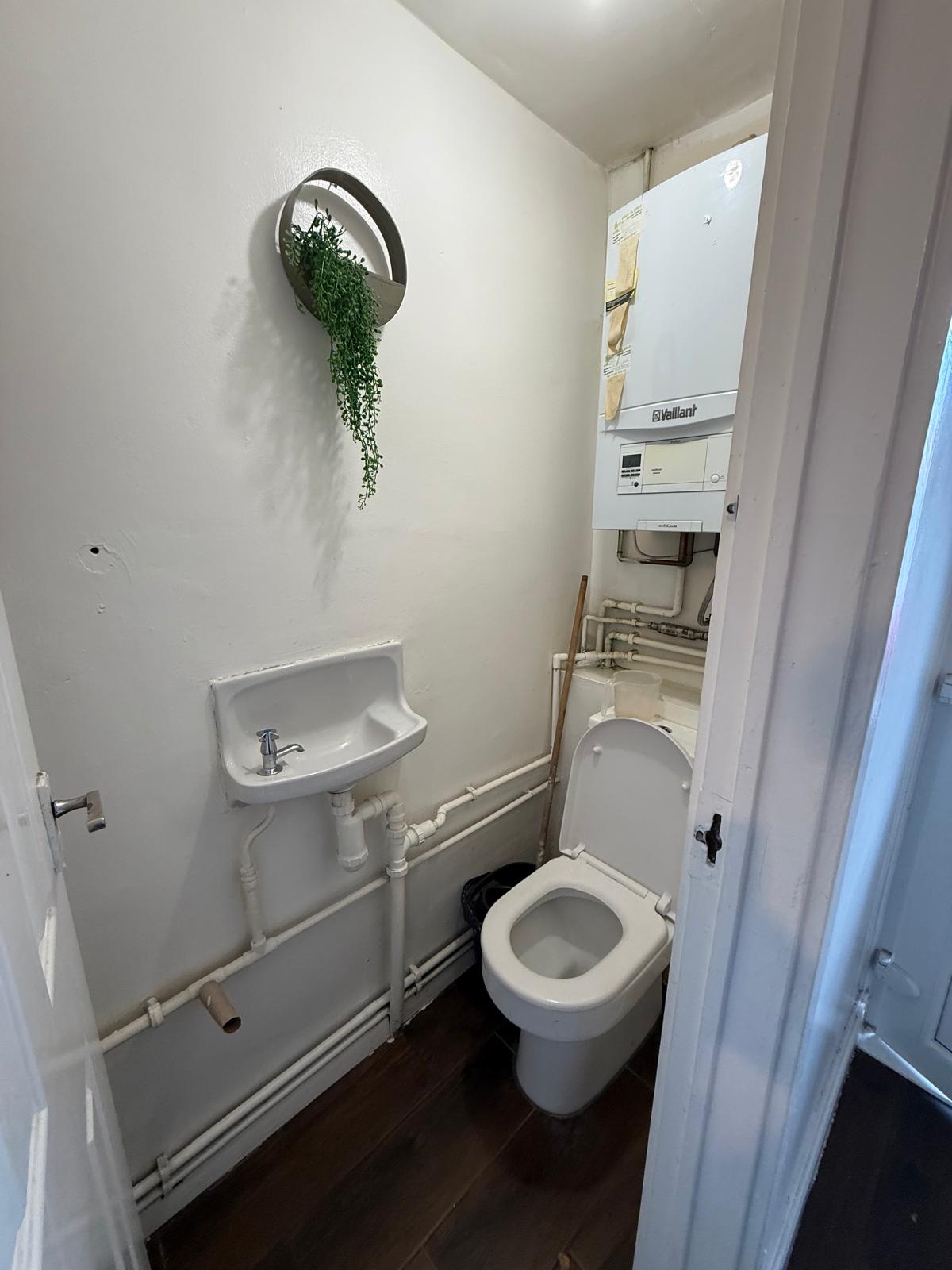 28 FALMOUTH ROAD, LEICESTER, LE5 4WH