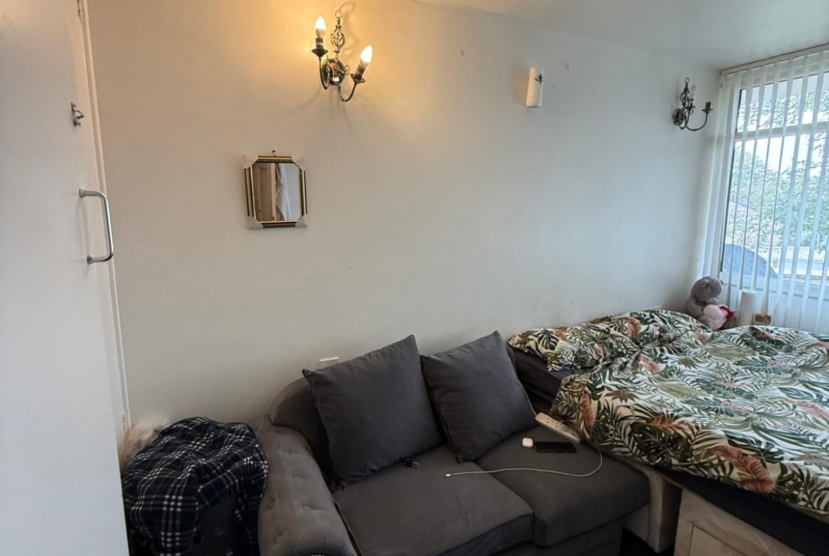28 FALMOUTH ROAD, LEICESTER, LE5 4WH