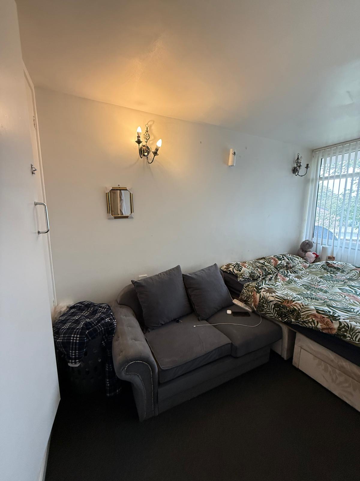 28 FALMOUTH ROAD, LEICESTER, LE5 4WH