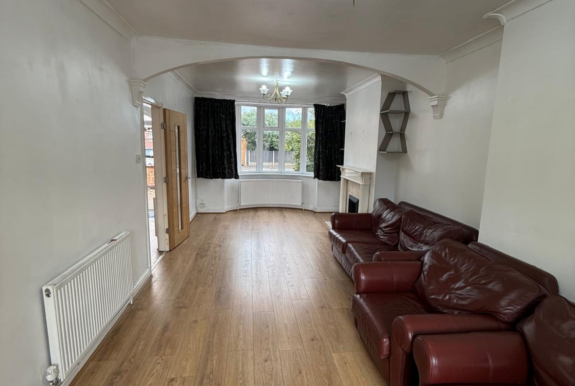 3 EXMOOR AVENUE, LEICESTER, LE4 0BJ