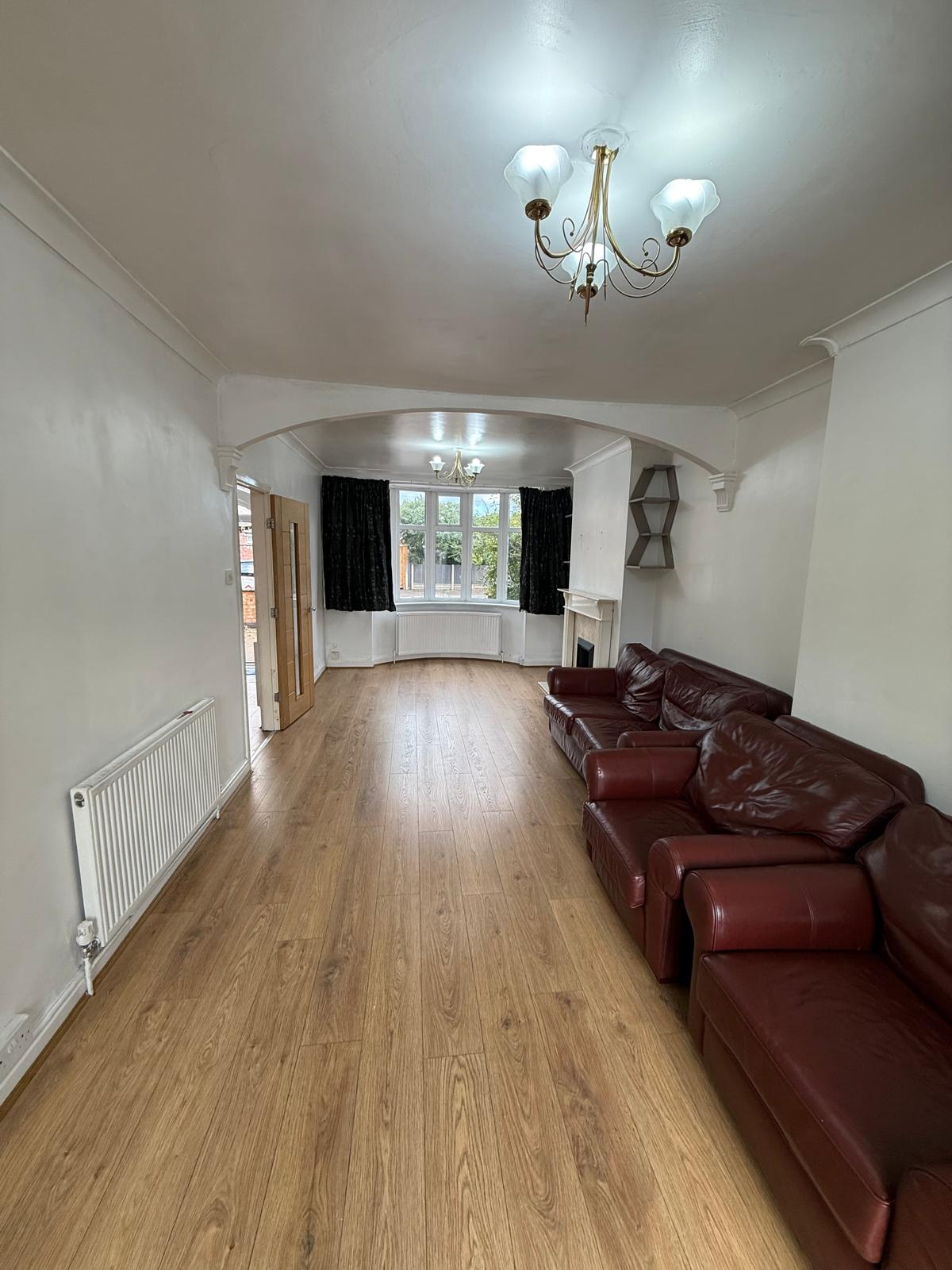WhatsApp Image 2026-10-22 at 12.52.05 (2) 3 EXMOOR AVENUE, LEICESTER, LE4 0BJ