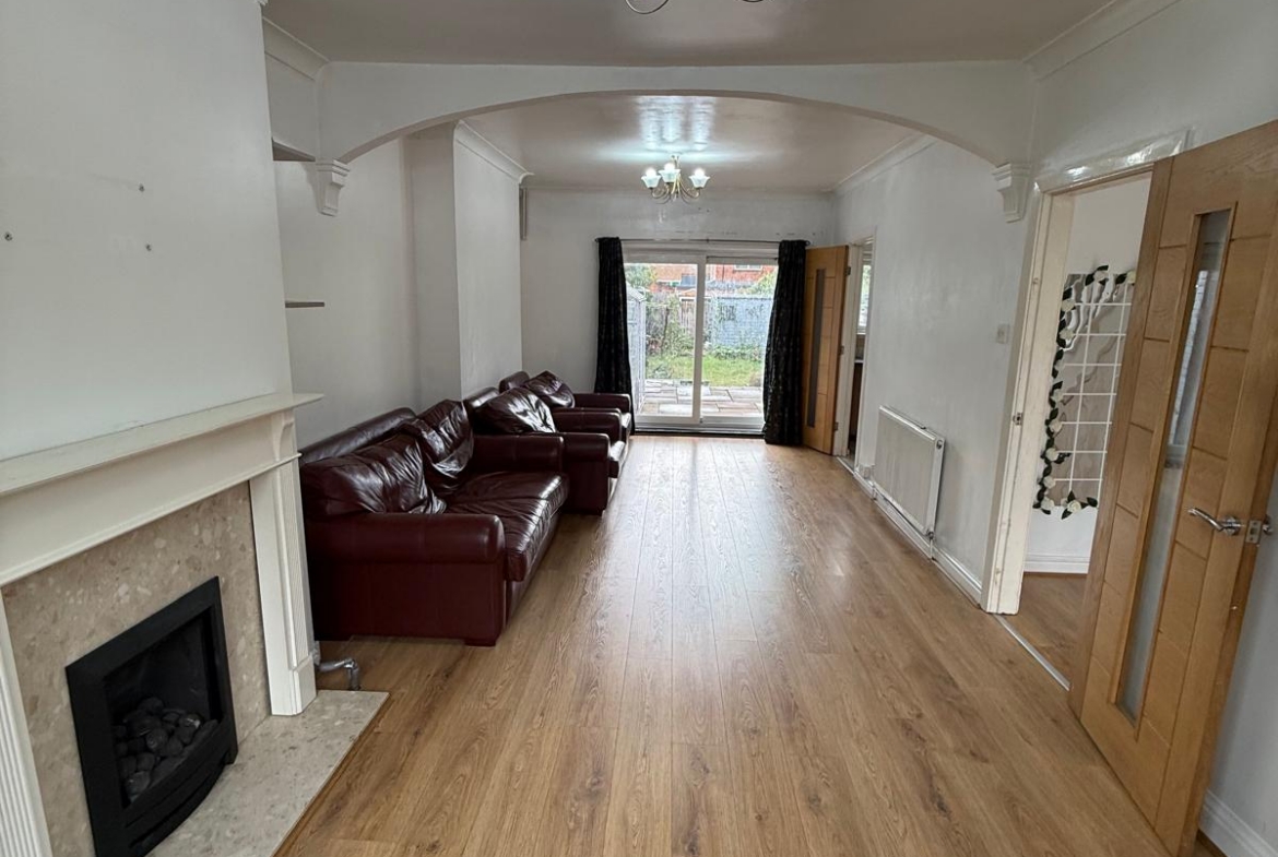 3 EXMOOR AVENUE, LEICESTER, LE4 0BJ