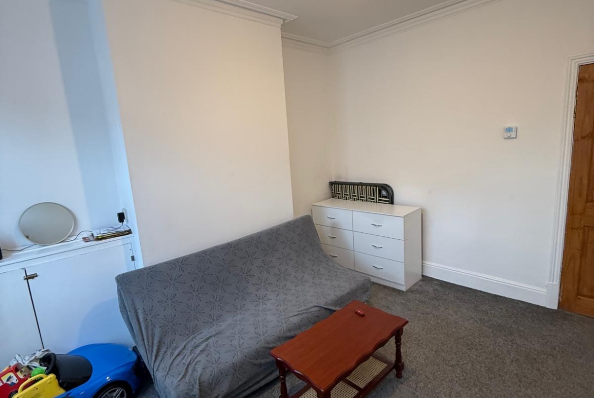 88 KNIGHTON FIELD ROAD WEST, LEICESTER, LE2 6LG