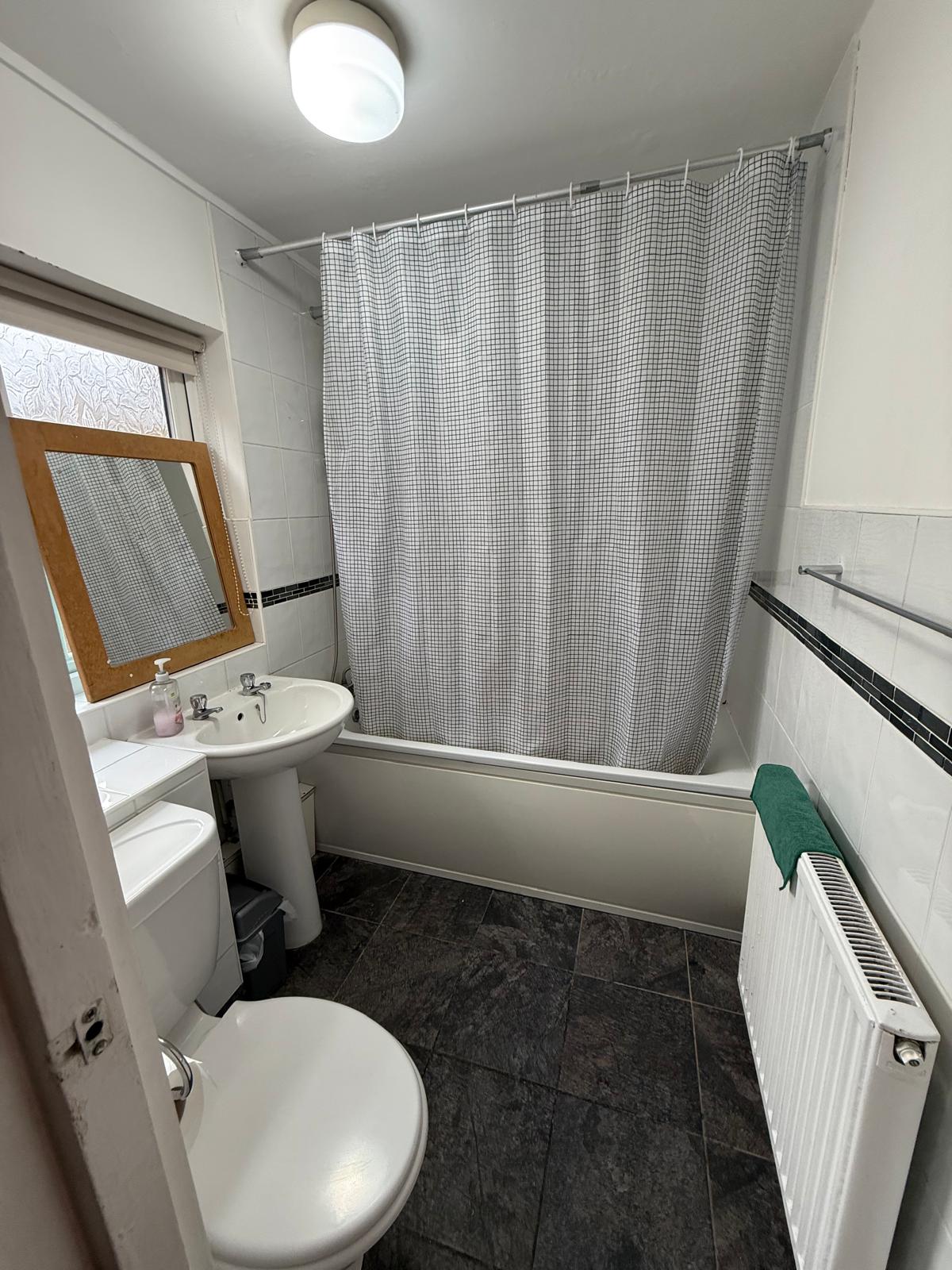 88 KNIGHTON FIELD ROAD WEST, LEICESTER, LE2 6LG