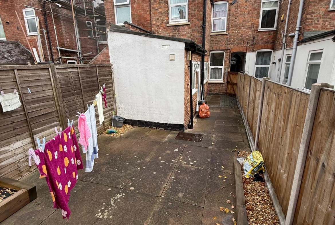 88 KNIGHTON FIELD ROAD WEST, LEICESTER, LE2 6LG
