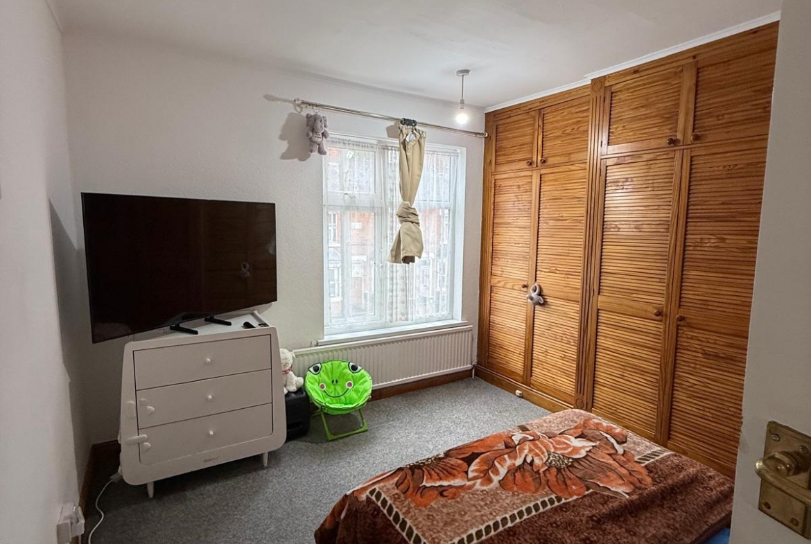 88 KNIGHTON FIELD ROAD WEST, LEICESTER, LE2 6LG